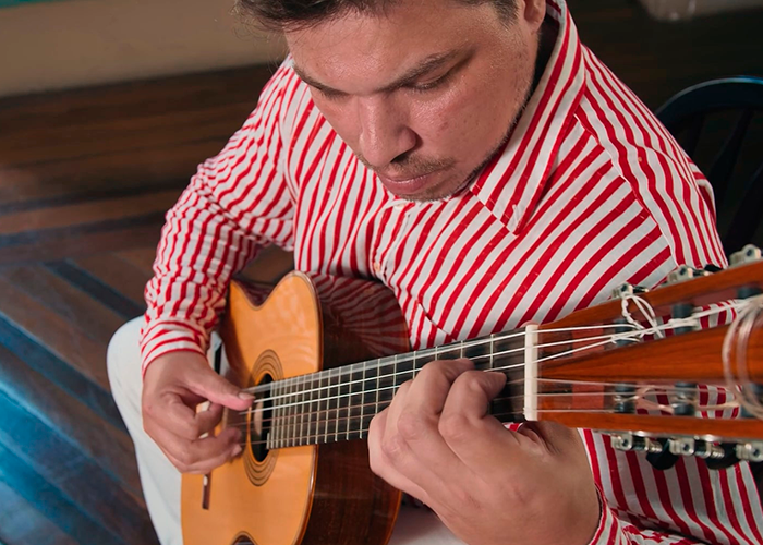 Capa do vídeo Max Riccio - Valsa para Violão (Quincas Laranjeiras) - Violão Brasileiro