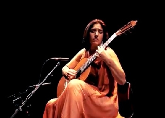 Capa do vídeo Elodie Bouny - Cena brasileira 1 (Elodie Bouny) - Centre Culturel Baschet