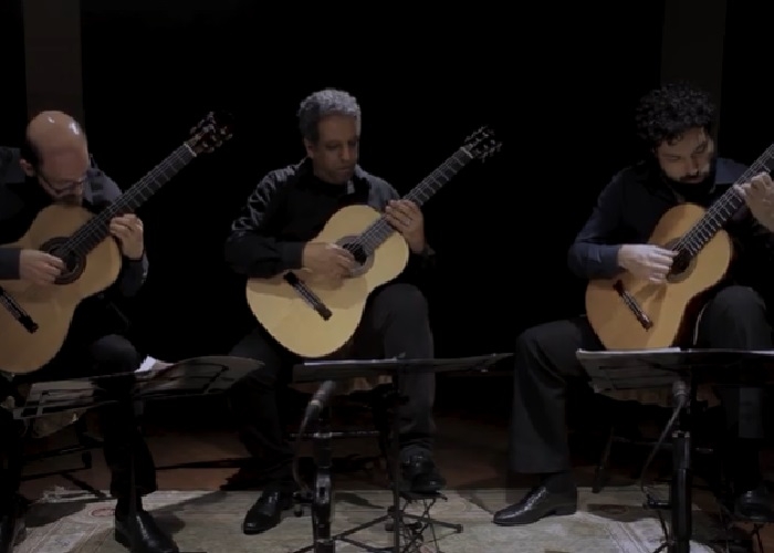 Capa do vídeo Elipsoidal Guitar Trio - Bajo de la Palmera (Isaac Albeniz)