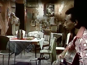 Capa do vídeo Elza Soares e Guaracy - Cadeira Vazia (Lupicínio Rodrigues)