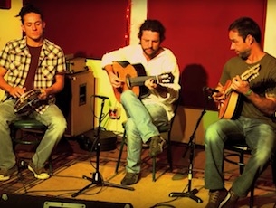 Capa do vídeo Trio Brasileiro - VIBRAÇÕES (Jacob do Bandolim)