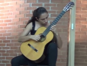 Capa do vídeo Mayara Amaral interpreta peças de Sor, Bach e Barrios